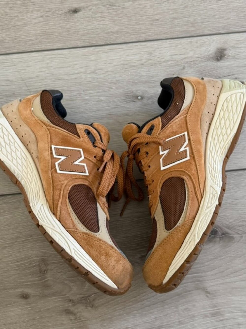 New Balance 2002R Gore-Tex Brown Tan Trail Sneakers Men’s 9.5